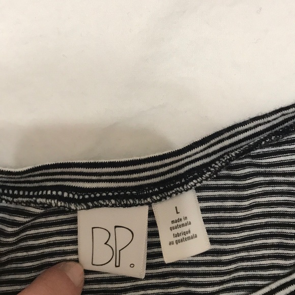 Crop top! - Picture 2 of 3